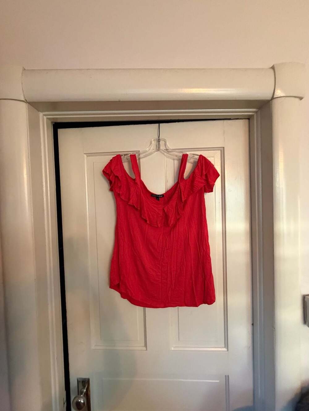 Cable & Gauge Cold Shoulder Blouse Size M Red Ruffle Viscose Spandex